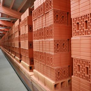 BRIKSTON Construction a revenit la Bursa cu o capitalizare de 391 milioane lei